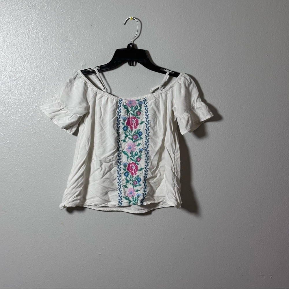 Old Navy Kids Girls White Off shoulder Embroidered‎ top Blouse size M(8).